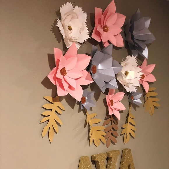 Paper flowers - Picture 2 of 5